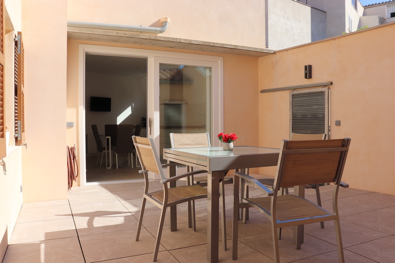 A beautiful townhouse in Pollensa with double garage and lots of outdoor space